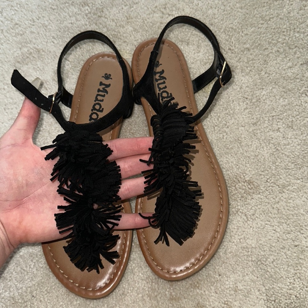 black frilly mudd sandals